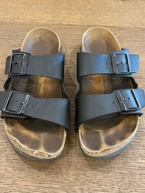 Women’s Black Birkenstock Arizona Sandals